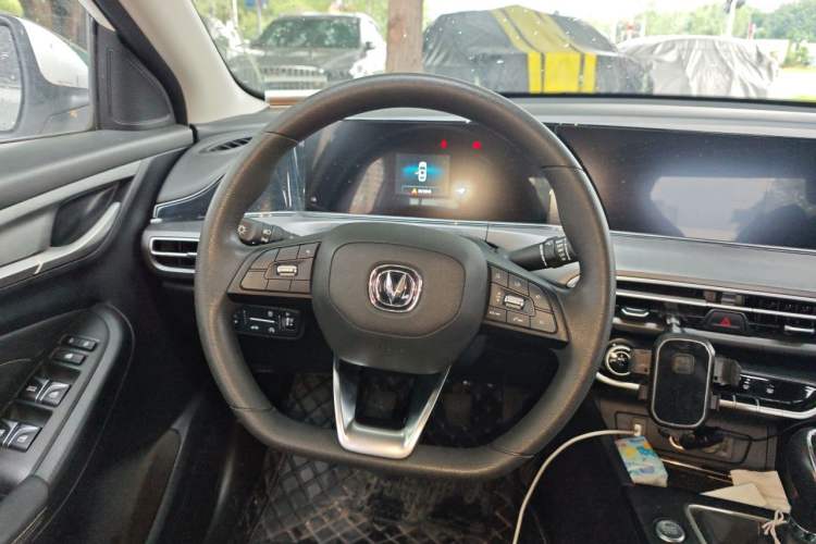 Used CHANGAN Eado 2021 PLUS 1.6L GDI Manual Elite Model Steering Wheel