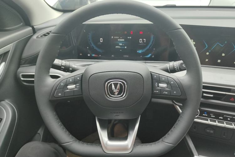 Used CHANGAN Eado 2021 PLUS Blue Whale NE 1.4T GDI DCT Prestige Model Steering Wheel