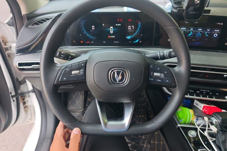 Used CHANGAN Eado 2021 PLUS 1.6L GDI CVT Elite Model Steering Wheel