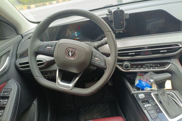 Used CHANGAN Eado 2021 PLUS Blue Whale NE 1.4T GDI DCT Prestige Model Steering Wheel