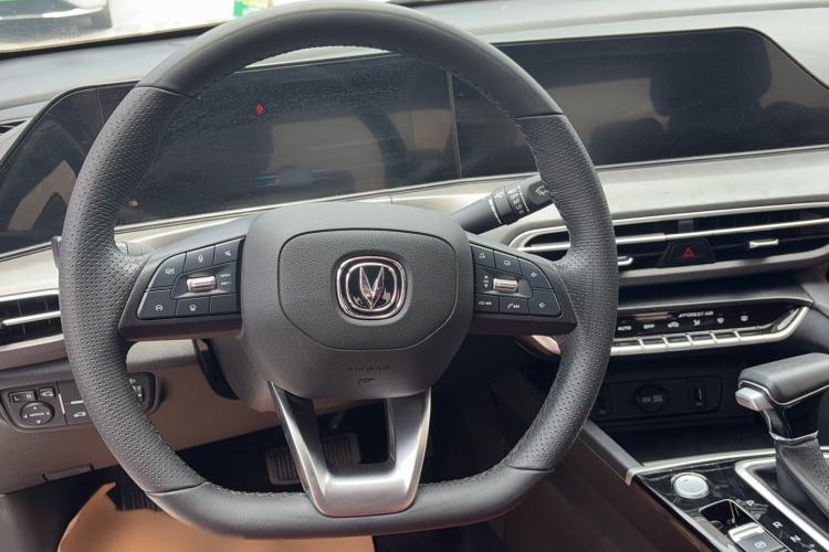 Used CHANGAN Eado 2021 PLUS Blue Whale NE 1.4T GDI DCT Flagship Model Steering Wheel