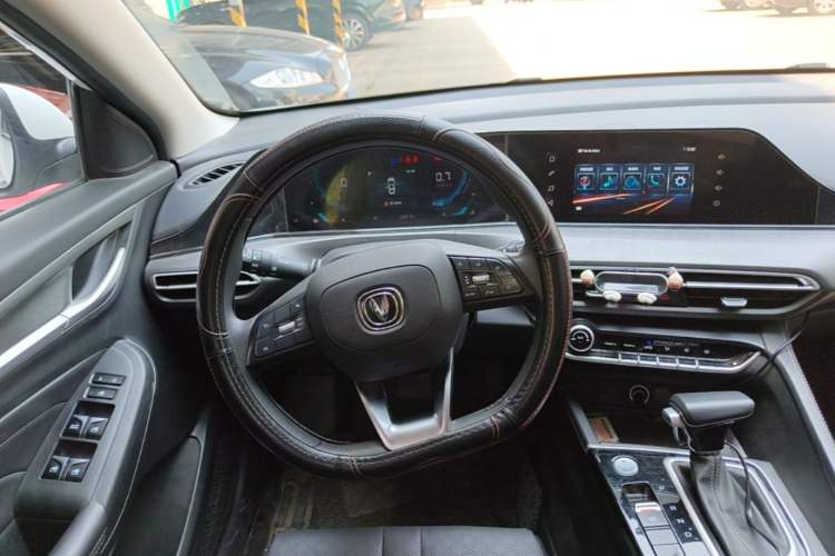 Used CHANGAN Eado 2021 PLUS 1.6L GDI CVT Elite Model Steering Wheel