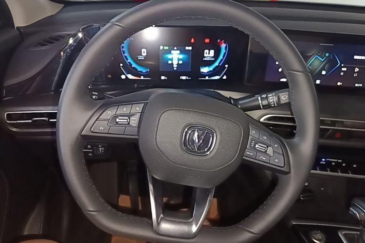 Used CHANGAN Eado 2021 PLUS Blue Whale NE 1.4T GDI DCT Prestige Model Steering Wheel