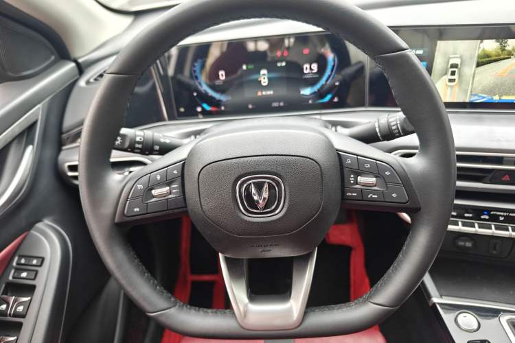 Used CHANGAN Eado 2021 PLUS Blue Whale NE 1.4T GDI DCT Prestige Model Steering Wheel