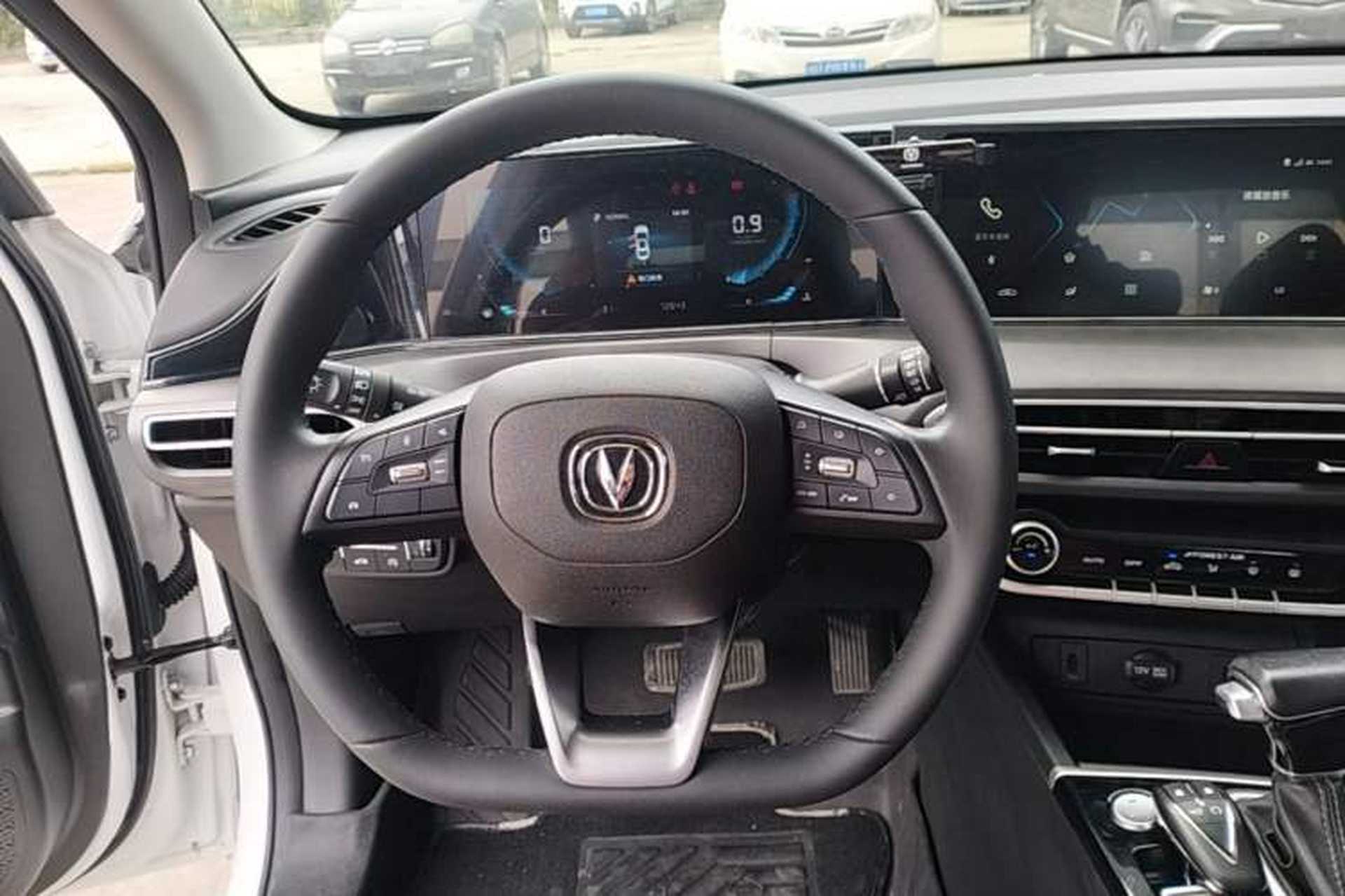 Used CHANGAN Eado 2021 PLUS Blue Whale NE 1.4T GDI DCT Prestige Model Steering Wheel