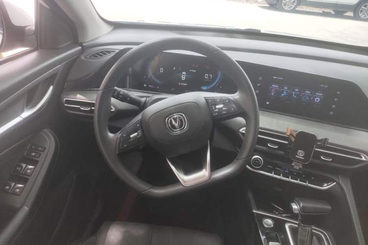 Used CHANGAN Eado 2021 PLUS 1.6L GDI CVT Elite Model Steering Wheel