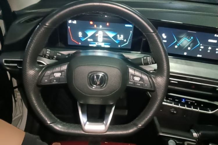 Used CHANGAN Eado 2021 PLUS Blue Whale NE 1.4T GDI DCT Flagship Model Steering Wheel