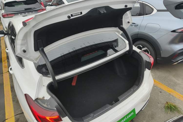 Used CHANGAN Eado 2021 PLUS Blue Whale NE 1.4T GDI DCT Prestige Model Trunk