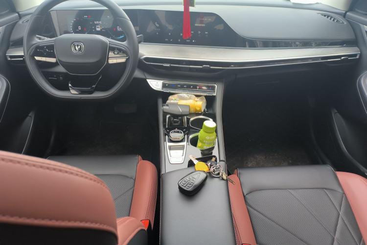 Used CHANGAN Eado 2022 PLUS Blue Whale NE 1.4T GDI DCT Prestige Edition Center Console