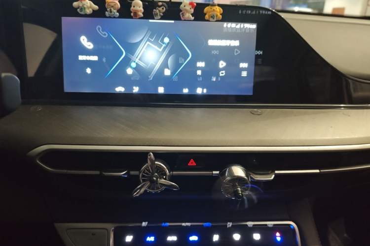 Used CHANGAN Eado 2022 PLUS Blue Whale NE 1.4T GDI DCT Flagship Edition Audio And AC Panel