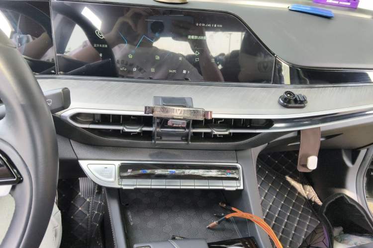 Used CHANGAN Eado 2022 PLUS Blue Whale NE 1.4T GDI DCT Prestige Edition Audio And AC Panel