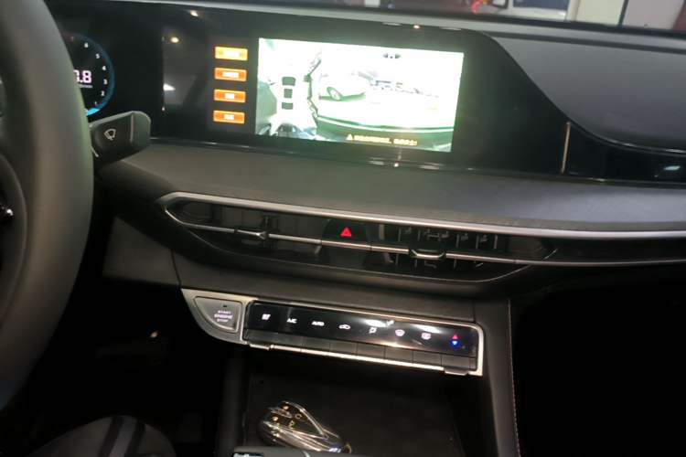 Used CHANGAN Eado 2022 PLUS Blue Whale NE 1.4T GDI DCT Prestige Edition Audio And AC Panel