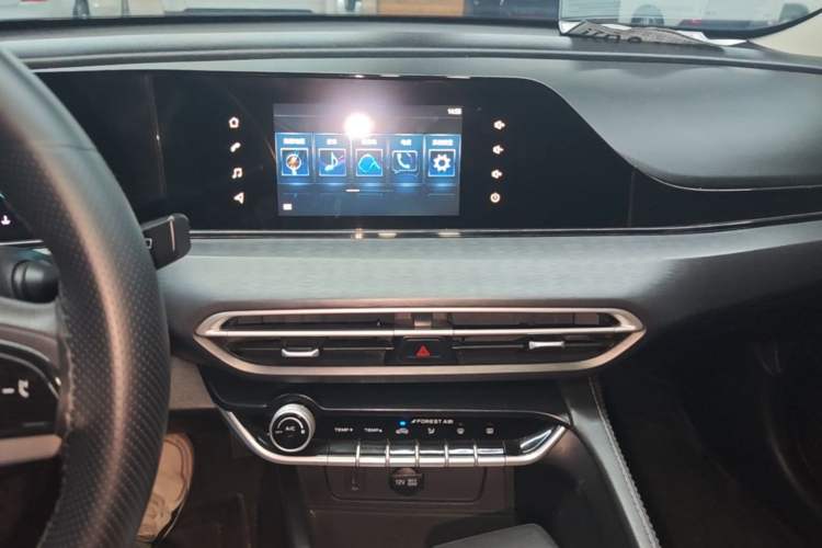 Used CHANGAN Eado 2022 PLUS 1.6L GDI CVT Elite Model Audio And AC Panel