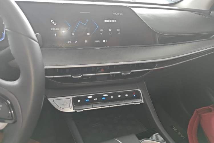 Used CHANGAN Eado 2022 PLUS Blue Whale NE 1.4T GDI DCT Flagship Edition Audio And AC Panel