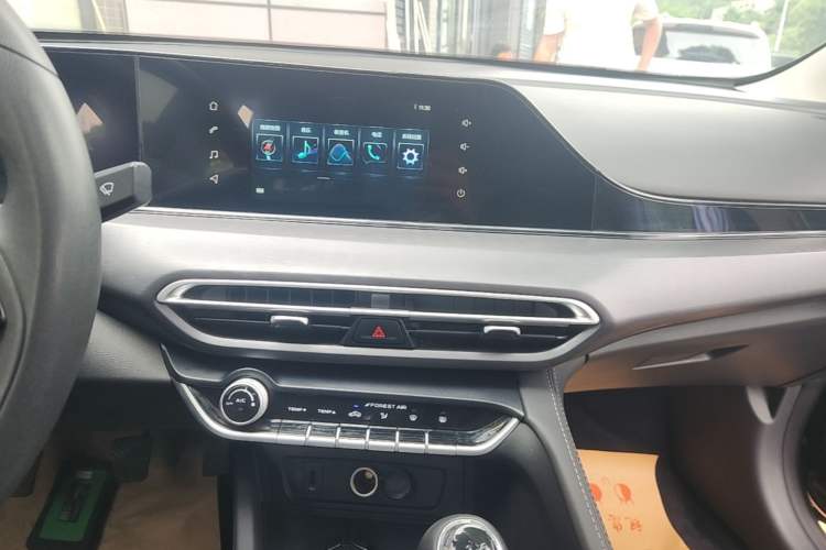 Used CHANGAN Eado 2022 PLUS 1.6L GDI Manual Elite Model Audio And AC Panel