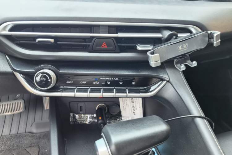 Used CHANGAN Eado 2022 PLUS 1.6L GDI CVT Luxury Model Audio And AC Panel