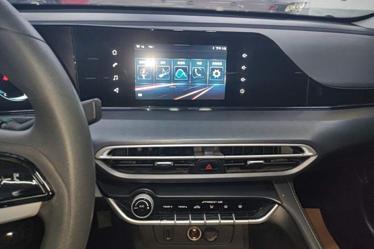 Used CHANGAN Eado 2022 PLUS 1.6L GDI Manual Elite Model Audio And AC Panel