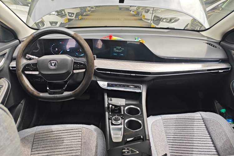 Used CHANGAN Eado 2022 PLUS Blue Whale NE 1.4T GDI DCT Prestige Edition Center Console