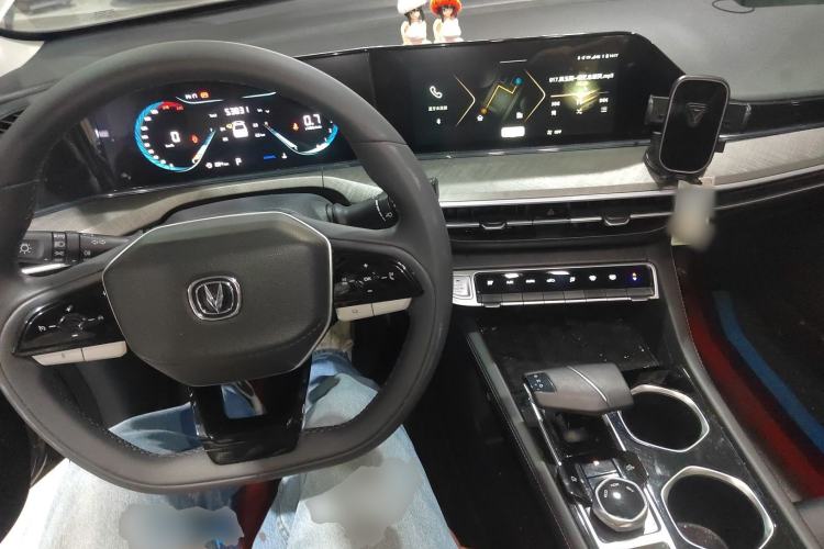 Used CHANGAN Eado 2022 PLUS Blue Whale NE 1.4T GDI DCT Prestige Edition Center Console