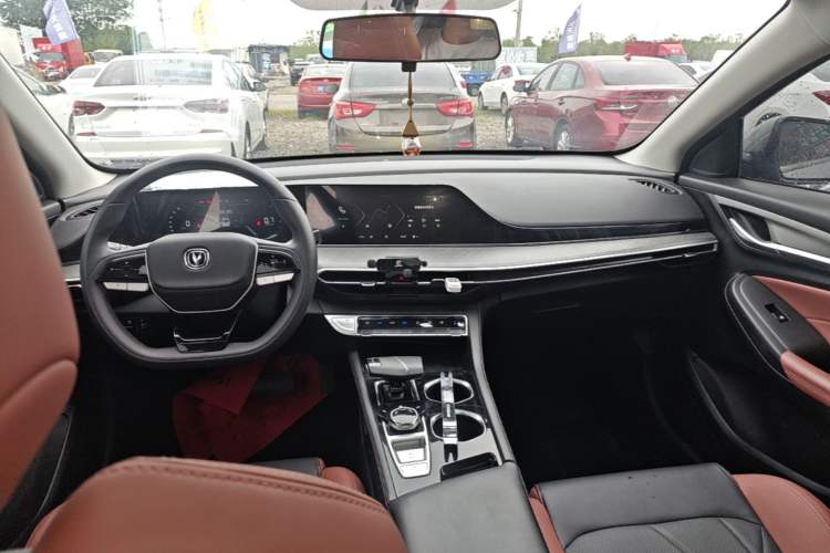 Used CHANGAN Eado 2022 PLUS Blue Whale NE 1.4T GDI DCT Prestige Edition Center Console