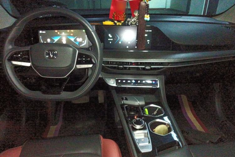 Used CHANGAN Eado 2022 PLUS Blue Whale NE 1.4T GDI DCT Flagship Edition Center Console