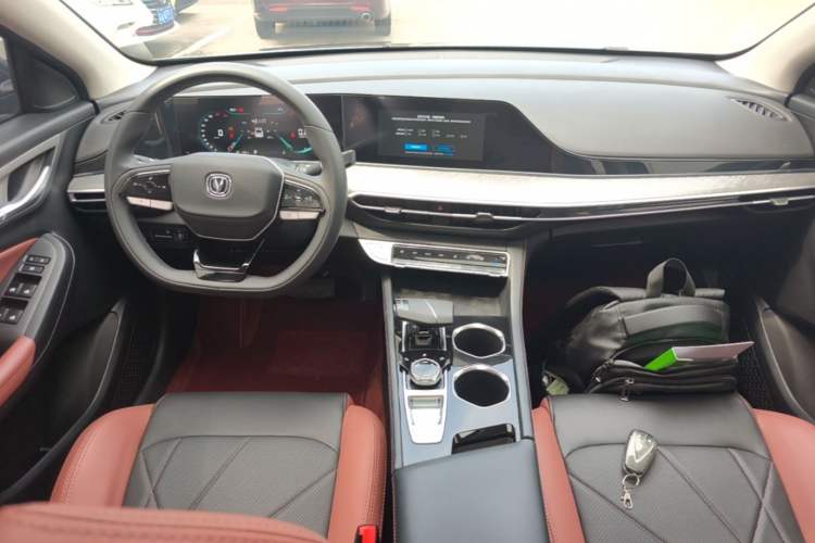 Used CHANGAN Eado 2022 PLUS Blue Whale NE 1.4T GDI DCT Prestige Edition Center Console