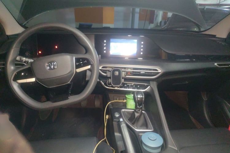 Used CHANGAN Eado 2022 PLUS 1.6L GDI Manual Elite Model Center Console