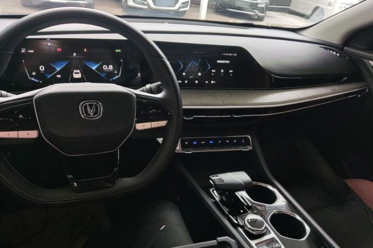 Used CHANGAN Eado 2022 PLUS Blue Whale NE 1.4T GDI DCT Flagship Edition Center Console