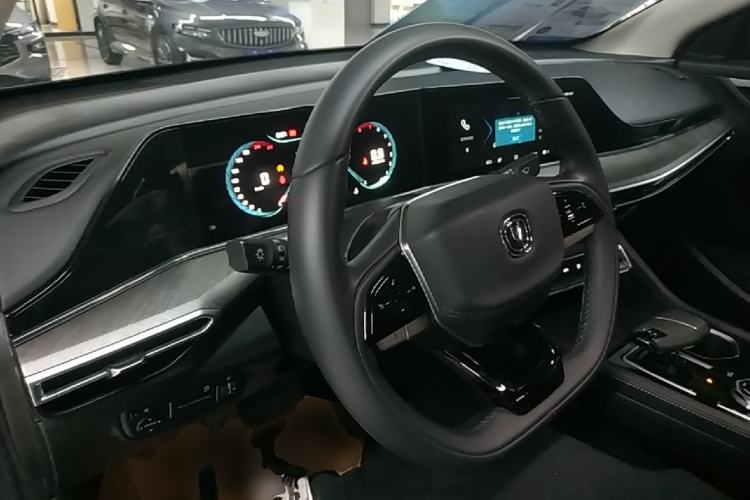 Used CHANGAN Eado 2022 PLUS Blue Whale NE 1.4T GDI DCT Prestige Edition Center Console
