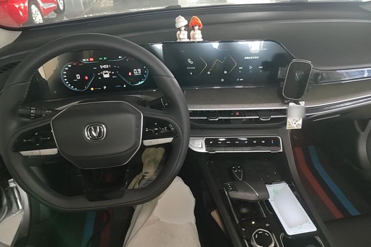Used CHANGAN Eado 2022 PLUS Blue Whale NE 1.4T GDI DCT Prestige Edition Center Console