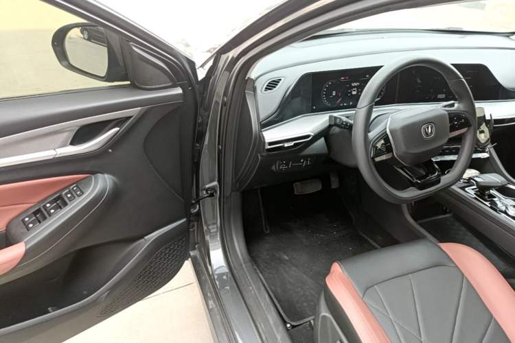 Used CHANGAN Eado 2022 PLUS Blue Whale NE 1.4T GDI DCT Prestige Edition Driver Seat