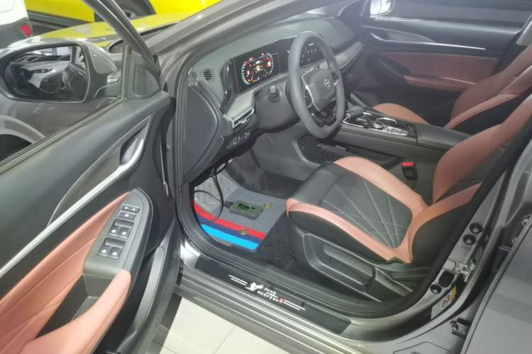 Used CHANGAN Eado 2022 PLUS Blue Whale NE 1.4T GDI DCT Prestige Edition Driver Seat