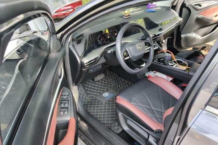 Used CHANGAN Eado 2022 PLUS Blue Whale NE 1.4T GDI DCT Prestige Edition Driver Seat