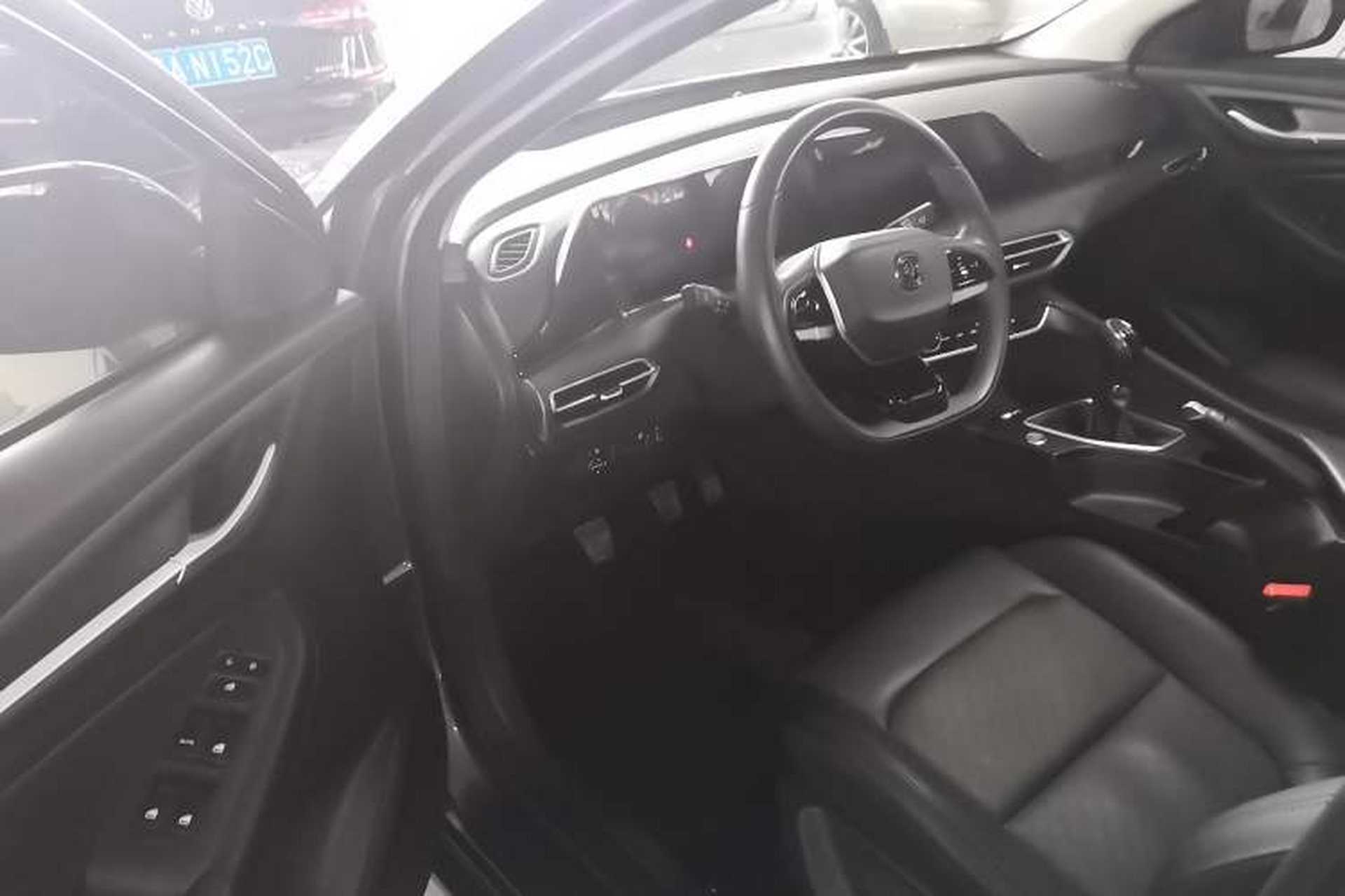 Used CHANGAN Eado 2022 PLUS 1.6L GDI Manual Luxury Model Driver Seat