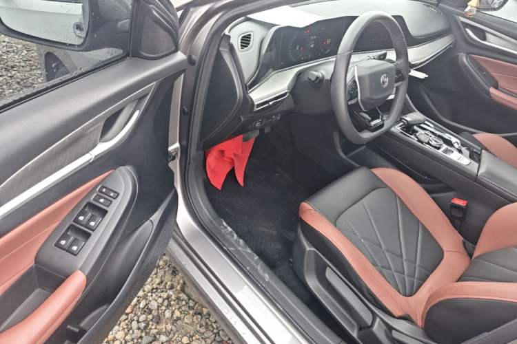 Used CHANGAN Eado 2022 PLUS Blue Whale NE 1.4T GDI DCT Prestige Edition Driver Seat