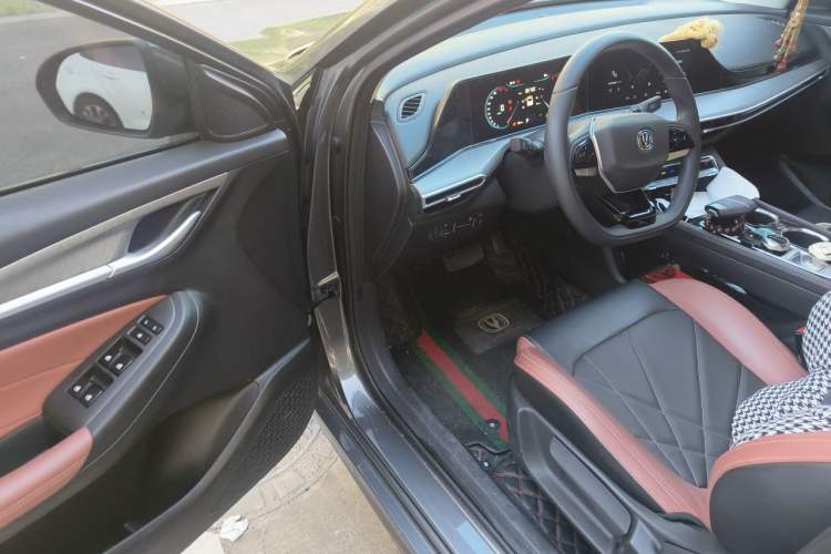 Used CHANGAN Eado 2022 PLUS Blue Whale NE 1.4T GDI DCT Prestige Edition Driver Seat