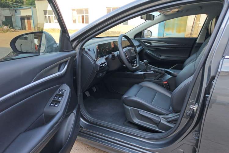 Used CHANGAN Eado 2022 PLUS 1.6L GDI Manual Elite Model Driver Seat