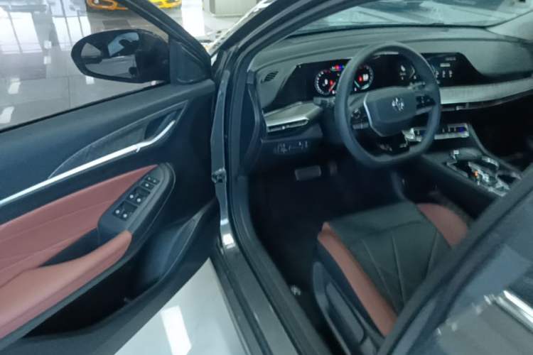 Used CHANGAN Eado 2022 PLUS Blue Whale NE 1.4T GDI DCT Prestige Edition Driver Seat