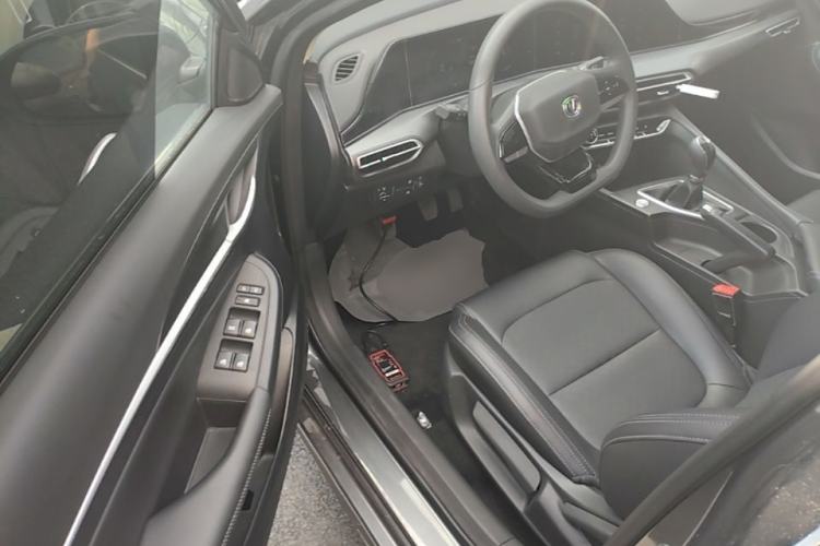 Used CHANGAN Eado 2022 PLUS 1.6L GDI Manual Elite Model Driver Seat