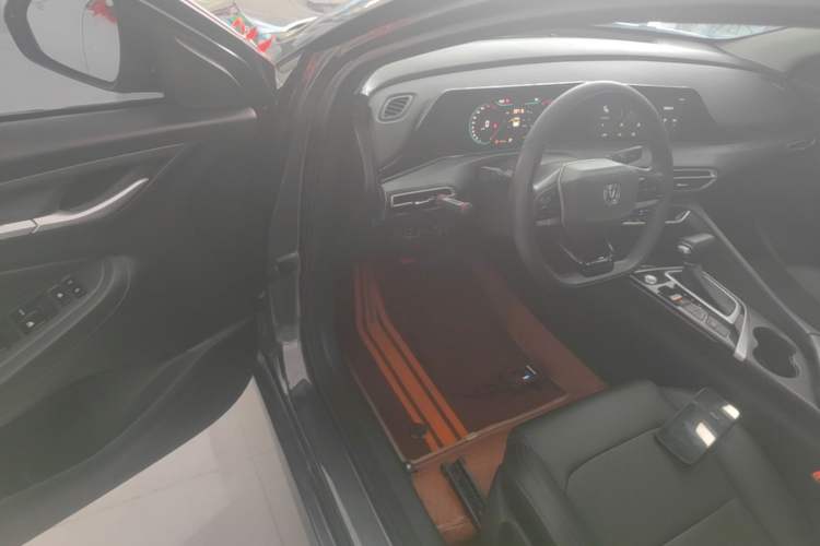 Used CHANGAN Eado 2022 PLUS 1.6L GDI CVT Luxury Model Driver Seat