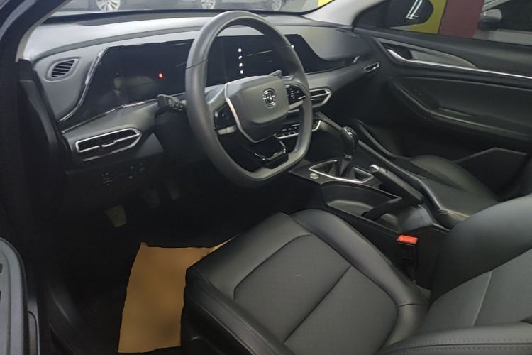 Used CHANGAN Eado 2022 PLUS 1.6L GDI Manual Elite Model Driver Seat
