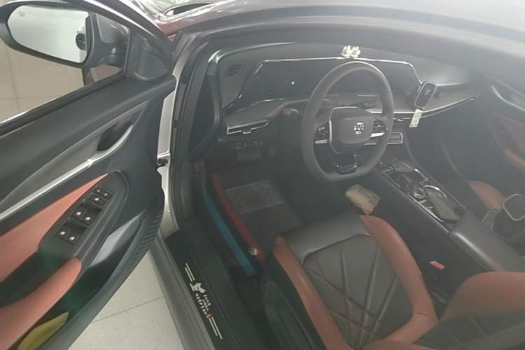 Used CHANGAN Eado 2022 PLUS Blue Whale NE 1.4T GDI DCT Prestige Edition Driver Seat