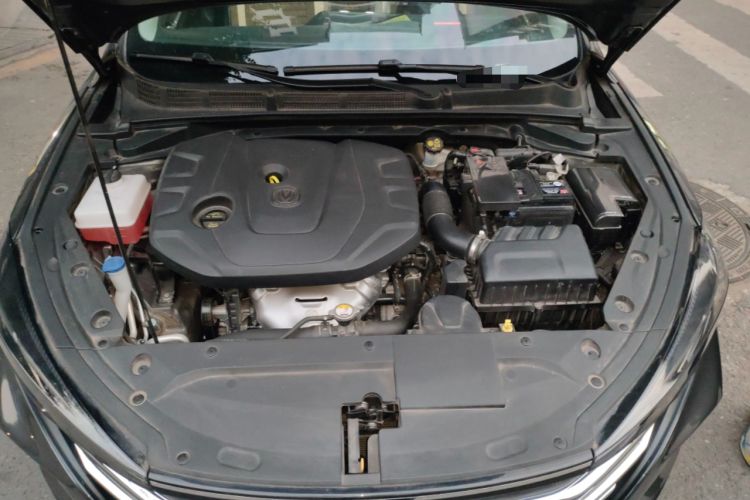 Used CHANGAN Eado 2022 PLUS 1.6L GDI Manual Luxury Model Engine Bay