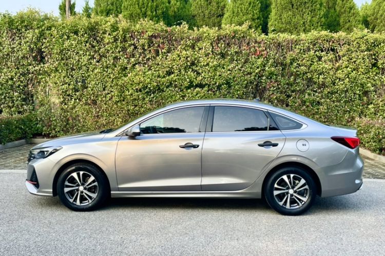 Used CHANGAN Eado 2022 PLUS Blue Whale NE 1.4T GDI DCT Prestige Edition Exterior 5