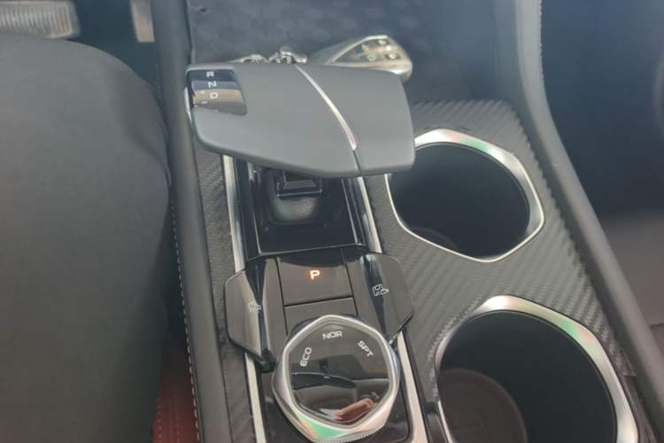 Used CHANGAN Eado 2022 PLUS Blue Whale NE 1.4T GDI DCT Prestige Edition Gear Lever