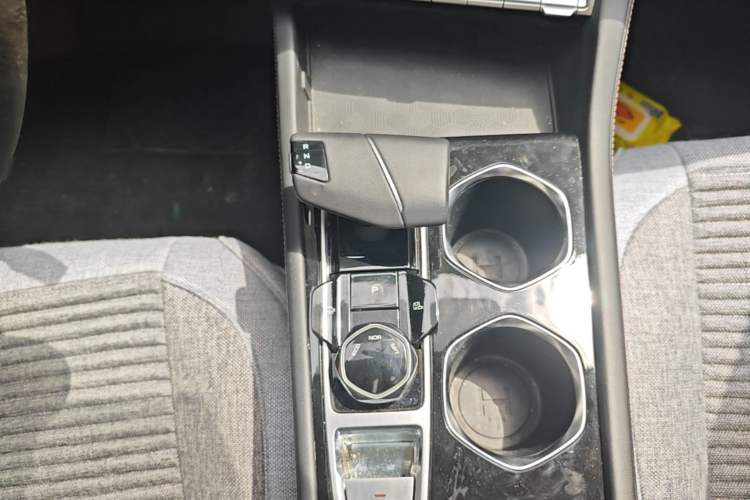 Used CHANGAN Eado 2022 PLUS Blue Whale NE 1.4T GDI DCT Prestige Edition Gear Lever