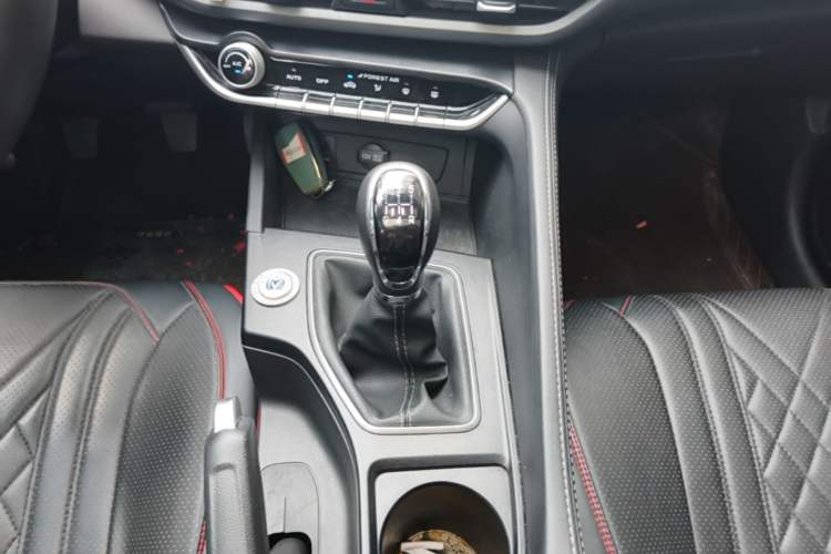 Used CHANGAN Eado 2022 PLUS 1.6L GDI Manual Luxury Model Gear Lever