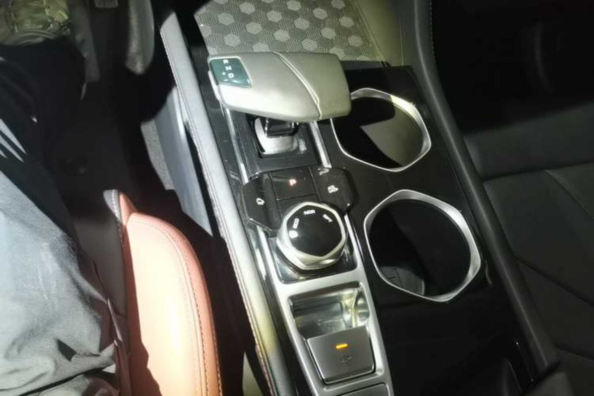Used CHANGAN Eado 2022 PLUS Blue Whale NE 1.4T GDI DCT Prestige Edition Gear Lever