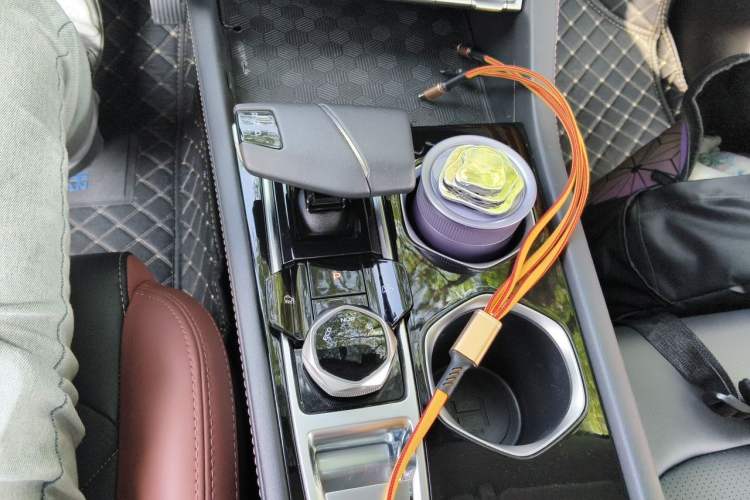 Used CHANGAN Eado 2022 PLUS Blue Whale NE 1.4T GDI DCT Prestige Edition Gear Lever
