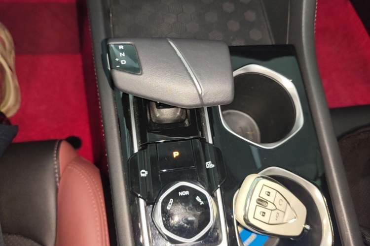 Used CHANGAN Eado 2022 PLUS Blue Whale NE 1.4T GDI DCT Prestige Edition Gear Lever